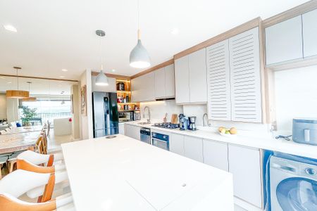 Apartamento à venda com 67m², 2 quartos e 1 vaga Apartamento à venda com 67m², 2 quartos e 1 vagaSala