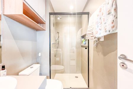 Apartamento à venda com 67m², 2 quartos e 1 vaga Apartamento à venda com 67m², 2 quartos e 1 vagaBanheiro Social