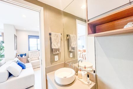 Apartamento à venda com 67m², 2 quartos e 1 vaga Apartamento à venda com 67m², 2 quartos e 1 vagaBanheiro Social