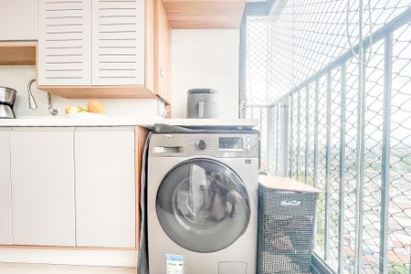 Apartamento à venda com 67m², 2 quartos e 1 vaga Apartamento à venda com 67m², 2 quartos e 1 vagaCozinha e Área de Serviço