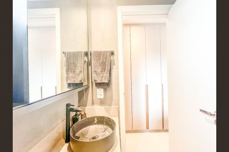 Apartamento à venda com 67m², 2 quartos e 1 vaga Apartamento à venda com 67m², 2 quartos e 1 vagaBanheiro da Suíte