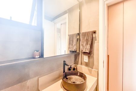 Apartamento à venda com 67m², 2 quartos e 1 vaga Apartamento à venda com 67m², 2 quartos e 1 vagaBanheiro da Suíte