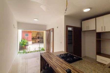 Casa para alugar com 220m², 3 quartos e 4 vagas Casa para alugar com 220m², 3 quartos e 4 vagasCozinha