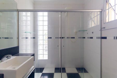 Casa para alugar com 220m², 3 quartos e 4 vagas Casa para alugar com 220m², 3 quartos e 4 vagasBanheiro da Suíte