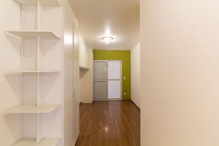 Casa para alugar com 220m², 3 quartos e 4 vagas Casa para alugar com 220m², 3 quartos e 4 vagasQuarto 2