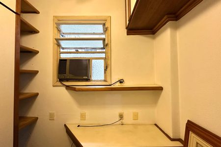 Apartamento para alugar com 220m², 4 quartos e 2 vagas Apartamento para alugar com 220m², 4 quartos e 2 vagasQuarto de serviço