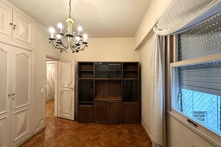 Apartamento para alugar com 220m², 4 quartos e 2 vagas Apartamento para alugar com 220m², 4 quartos e 2 vagasSuíte