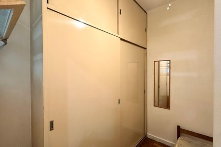 Apartamento para alugar com 220m², 4 quartos e 2 vagas Apartamento para alugar com 220m², 4 quartos e 2 vagasQuarto de serviço