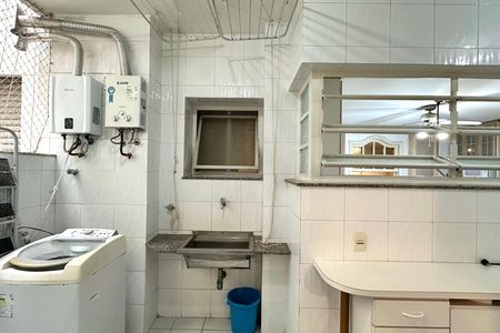 Apartamento para alugar com 220m², 4 quartos e 2 vagas Apartamento para alugar com 220m², 4 quartos e 2 vagasÁrea de serviço
