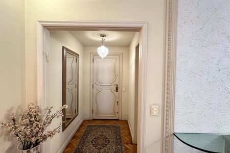 Apartamento para alugar com 220m², 4 quartos e 2 vagas Apartamento para alugar com 220m², 4 quartos e 2 vagasCorredor