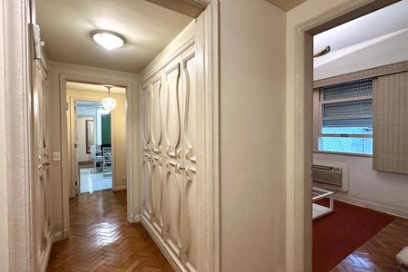 Apartamento para alugar com 220m², 4 quartos e 2 vagas Apartamento para alugar com 220m², 4 quartos e 2 vagasCorredor