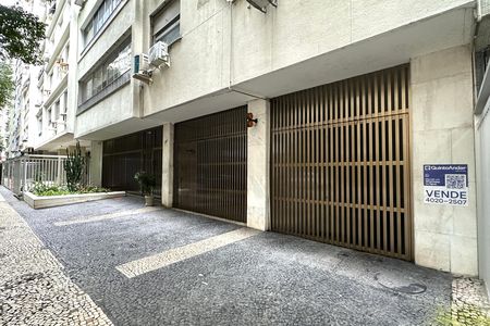 Apartamento para alugar com 220m², 4 quartos e 2 vagas Apartamento para alugar com 220m², 4 quartos e 2 vagasFachada