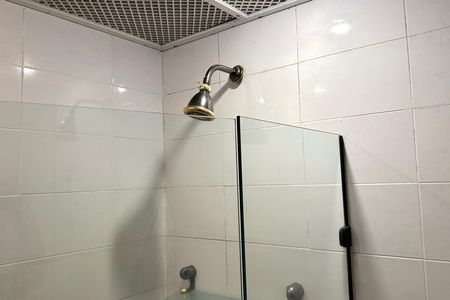 Apartamento para alugar com 220m², 4 quartos e 2 vagas Apartamento para alugar com 220m², 4 quartos e 2 vagasBanheiro social