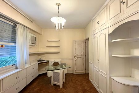 Apartamento para alugar com 220m², 4 quartos e 2 vagas Apartamento para alugar com 220m², 4 quartos e 2 vagasSuíte 2