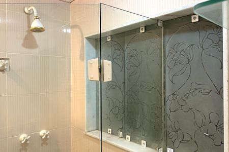 Apartamento para alugar com 220m², 4 quartos e 2 vagas Apartamento para alugar com 220m², 4 quartos e 2 vagasBanheiro da Suíte 2