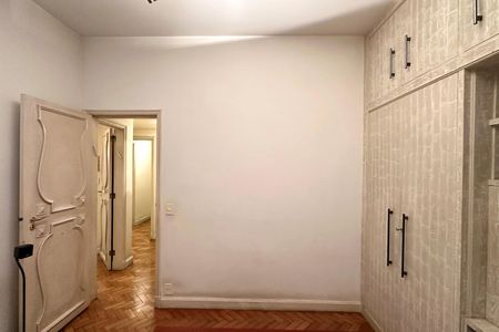 Apartamento para alugar com 220m², 4 quartos e 2 vagas Apartamento para alugar com 220m², 4 quartos e 2 vagasQuarto