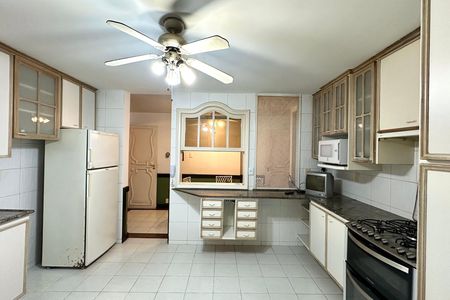 Apartamento para alugar com 220m², 4 quartos e 2 vagas Apartamento para alugar com 220m², 4 quartos e 2 vagasCozinha