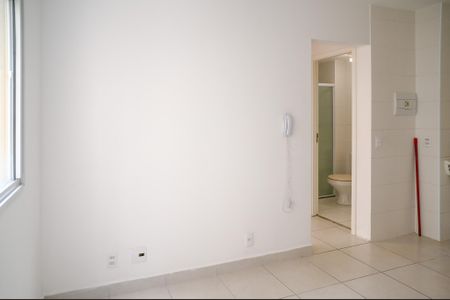 Sala de apartamento para alugar com 2 quartos, 32m² em Parque Fongaro, São Paulo