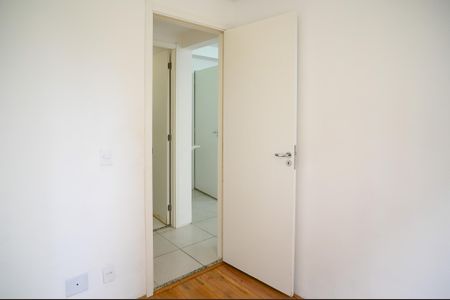 Quarto 1 de apartamento para alugar com 2 quartos, 32m² em Parque Fongaro, São Paulo