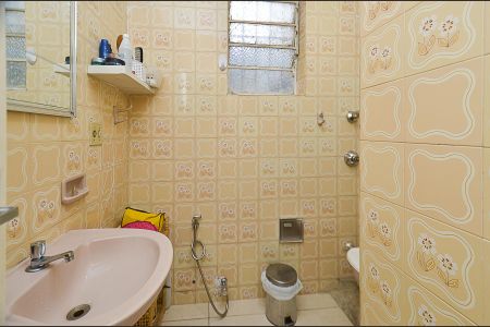 Banheiro de casa para alugar com 2 quartos, 100m² em Santa Efigênia, Belo Horizonte