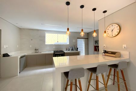 Casa à venda com 429m², 3 quartos e 3 vagasCozinha