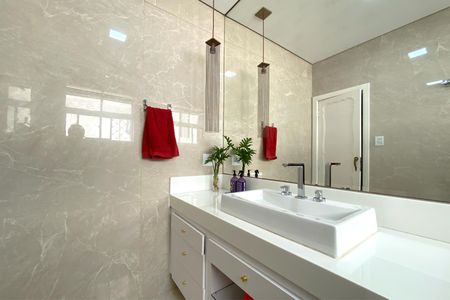 Casa à venda com 429m², 3 quartos e 3 vagasBanheiro da Suíte 3