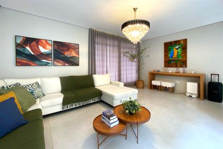 Casa à venda com 429m², 3 quartos e 3 vagasSala