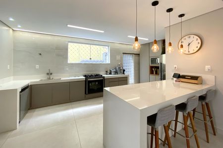 Casa à venda com 429m², 3 quartos e 3 vagasCozinha