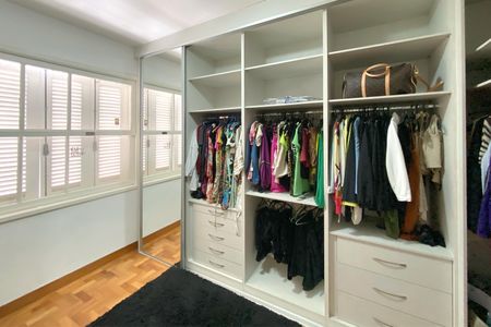 Casa à venda com 429m², 3 quartos e 3 vagasCloset da suíte 3