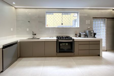 Casa à venda com 429m², 3 quartos e 3 vagasCozinha