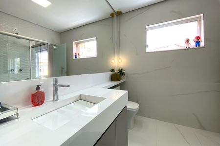 Casa à venda com 429m², 3 quartos e 3 vagasBanheiro da Semi suite