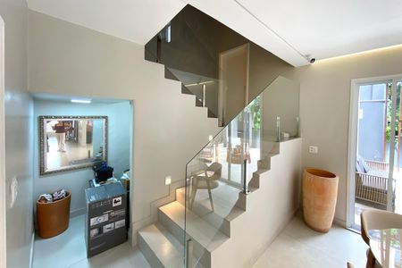 Casa à venda com 429m², 3 quartos e 3 vagasHall da escada