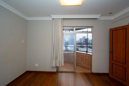 Apartamento para alugar com 160m², 4 quartos e 2 vagas Apartamento para alugar com 160m², 4 quartos e 2 vagasQUARTO4