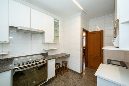 Apartamento para alugar com 160m², 4 quartos e 2 vagas Apartamento para alugar com 160m², 4 quartos e 2 vagasCOZINHA