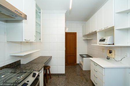 Apartamento para alugar com 160m², 4 quartos e 2 vagas Apartamento para alugar com 160m², 4 quartos e 2 vagasCOZINHA