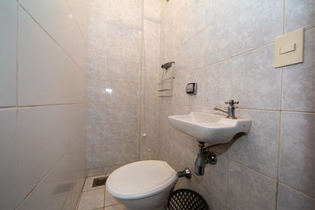 Apartamento para alugar com 160m², 4 quartos e 2 vagas Apartamento para alugar com 160m², 4 quartos e 2 vagasBANHEIRO DE EMPREGADA