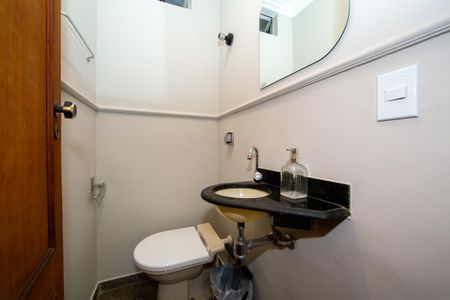 Apartamento para alugar com 160m², 4 quartos e 2 vagas Apartamento para alugar com 160m², 4 quartos e 2 vagasBANHEIRO3