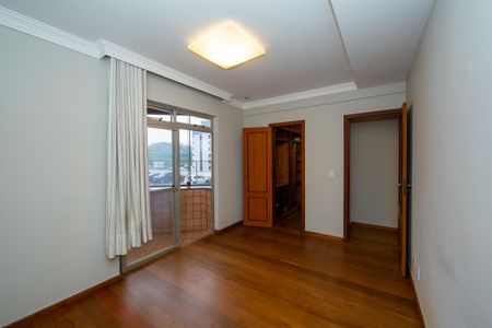 Apartamento para alugar com 160m², 4 quartos e 2 vagas Apartamento para alugar com 160m², 4 quartos e 2 vagasQUARTO4