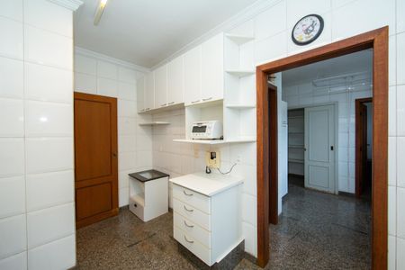 Apartamento para alugar com 160m², 4 quartos e 2 vagas Apartamento para alugar com 160m², 4 quartos e 2 vagasCOZINHA