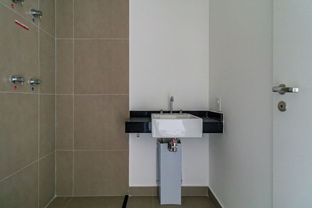 Banheiro de kitnet/studio à venda com 1 quarto, 23m² em Jardim das Acacias, São Paulo