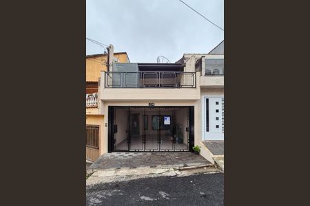 Casa à venda com 129m², 3 quartos e 2 vagas Casa à venda com 129m², 3 quartos e 2 vagasfachada