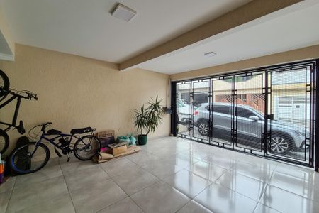 Casa à venda com 129m², 3 quartos e 2 vagas Casa à venda com 129m², 3 quartos e 2 vagasGaragem