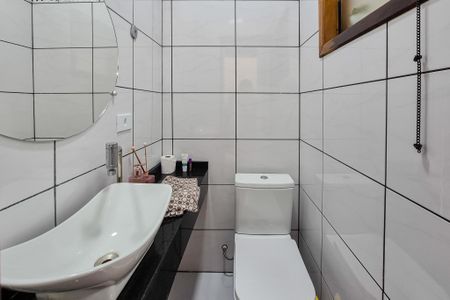 Casa à venda com 129m², 3 quartos e 2 vagas Casa à venda com 129m², 3 quartos e 2 vagasBanheiro área gourmet