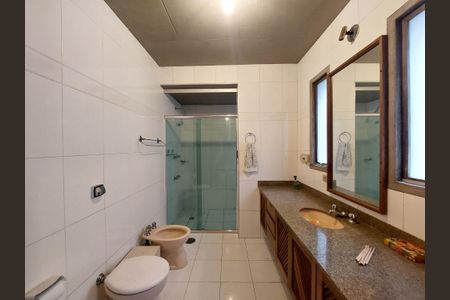 Casa à venda com 410m², 4 quartos e 2 vagasBanheiro Quarto 1