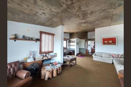 Casa à venda com 410m², 4 quartos e 2 vagasSala