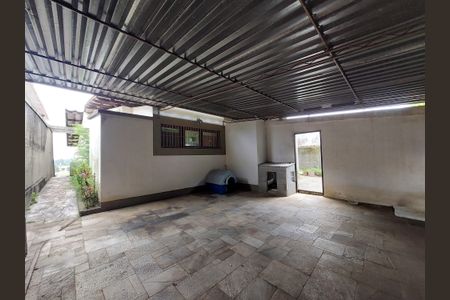 Casa à venda com 410m², 4 quartos e 2 vagasGaragem
