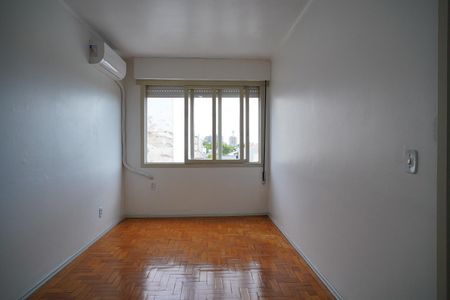 Quarto  de apartamento para alugar com 1 quarto, 42m² em Vila Ipiranga, Porto Alegre