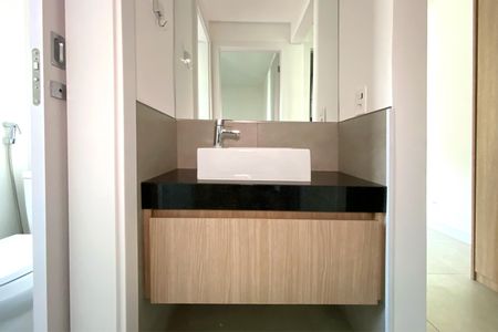 Apartamento para alugar com 63m², 2 quartos e 2 vagas Apartamento para alugar com 63m², 2 quartos e 2 vagasBanheiro