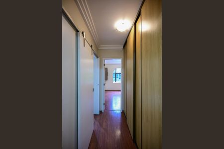 Apartamento para alugar com 143m², 4 quartos e 2 vagasCorredor