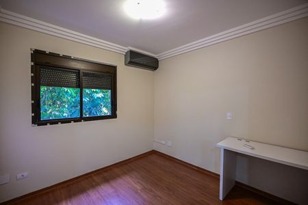 Apartamento para alugar com 143m², 4 quartos e 2 vagasQuarto